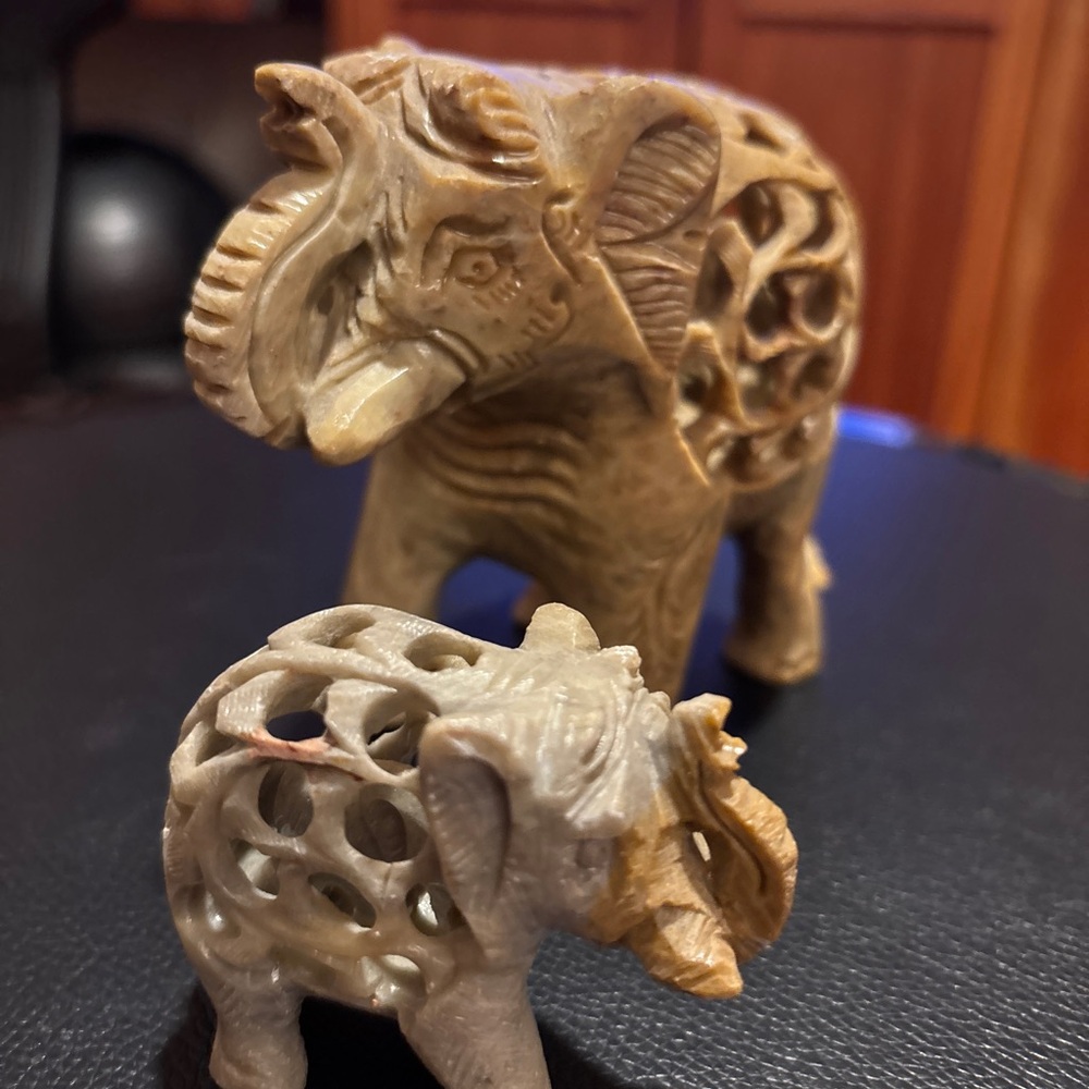 Hand Carved Decorative Elephant Pair in tan marble